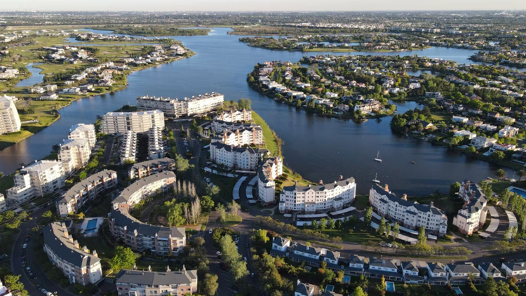 ECONOMÍA: El Gobierno confirmó que le quitará los subsidios a las tarifas de luz y gas en más de 400 barrios y countries