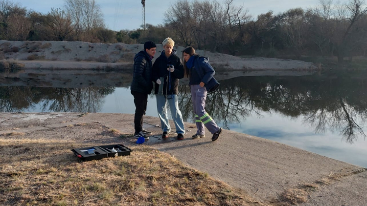MONITOREO DE AGUA: San Luis Agua fiscalizó el agua cruda con la que cuenta Villa Mercedes