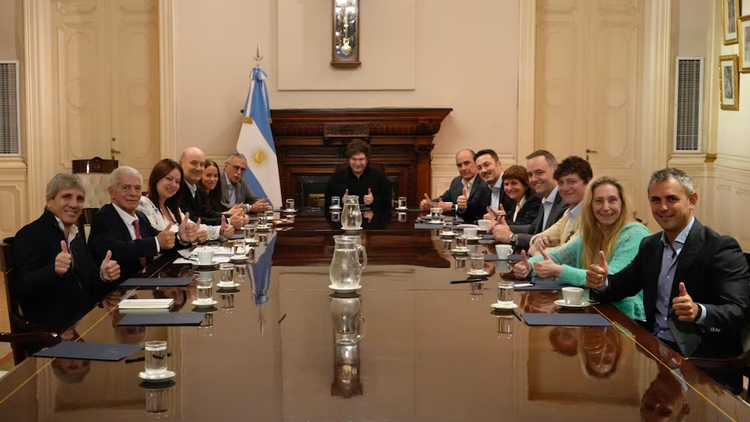 POLÍTICA: Javier Milei convocó a una reunión de Gabinete previo al cierre de listas y busca consolidar la gestión