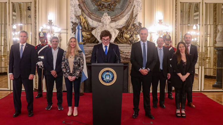 POLÍTICA: Duras críticas de Milei a CFK y Axel Kicillof tras el fallo por YPF: “Nos sumieron en una aventura suicida”