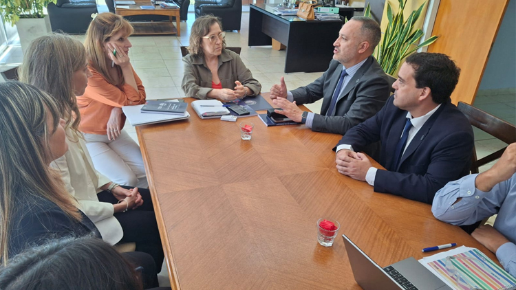 Salud y UNViMe consolidan una agenda común para fortalecer la formación médica