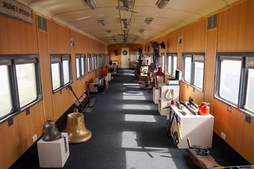Llega a Villa Mercedes el tren que tiene el coche en el que viajó el Papa Juan Pablo II