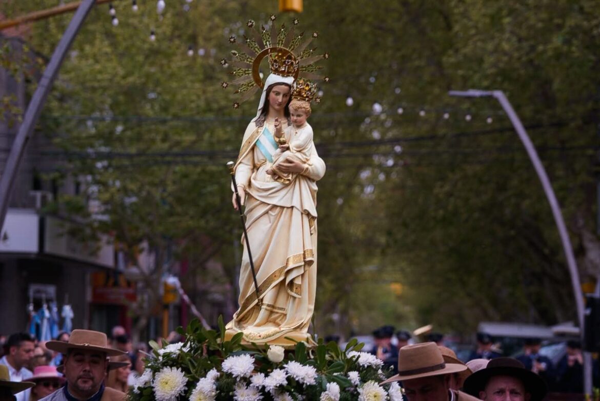 Villa Mercedes celebró el día de su Patrona con misa, procesión y ofrendas