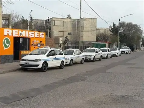 Denuncian que un remisero y UBER intentó secuestrar a una chica a la salida de una escuela