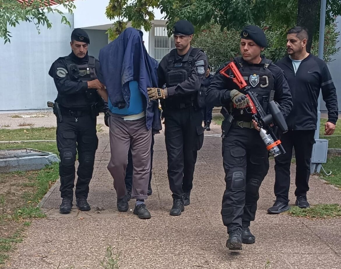 Juzgarán al hombre esquizofrénico que mató a su madre con un machete porque no le compró una Pepsi